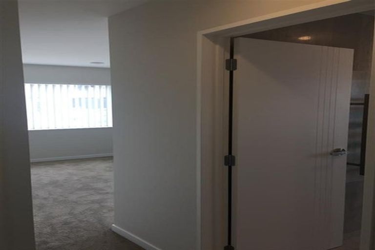 Photo of property in 49 Travis View Drive, Fairview Heights, Auckland, 0632