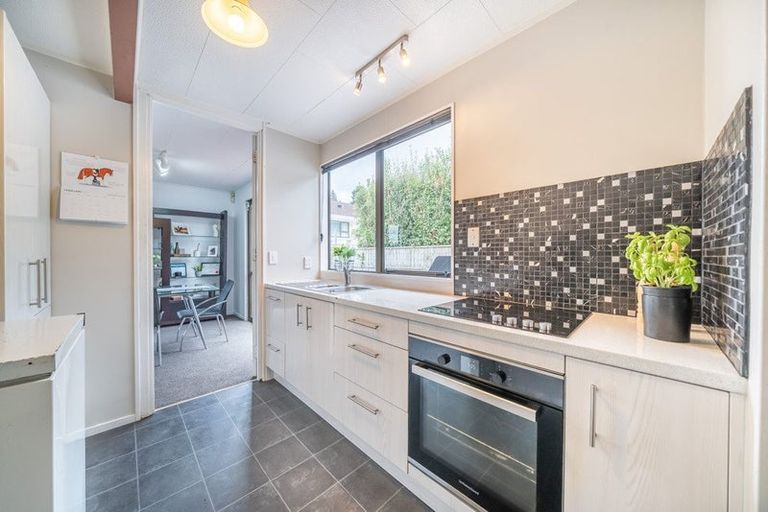 Photo of property in 1 Garth Lane, Maoribank, Upper Hutt, 5018