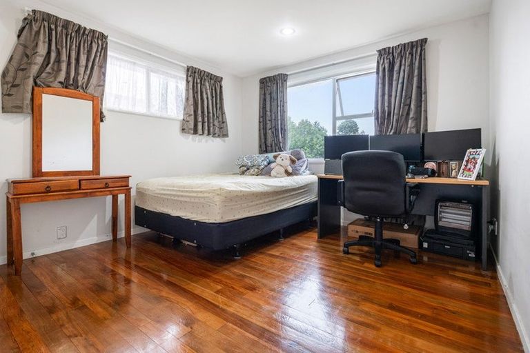 Photo of property in 27 Normanton Street, Glenfield, Auckland, 0629