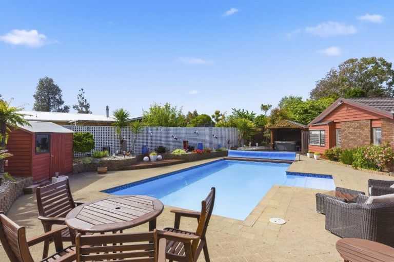 Photo of property in 11 Oakwood Grove, Paraparaumu Beach, Paraparaumu, 5032