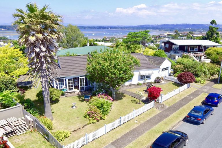 Photo of property in 33 Bramley Drive, Omokoroa, 3114