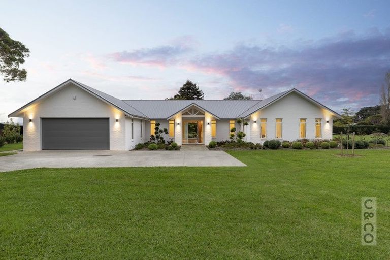 Photo of property in 88 Taupaki Road, Taupaki, Henderson, 0782