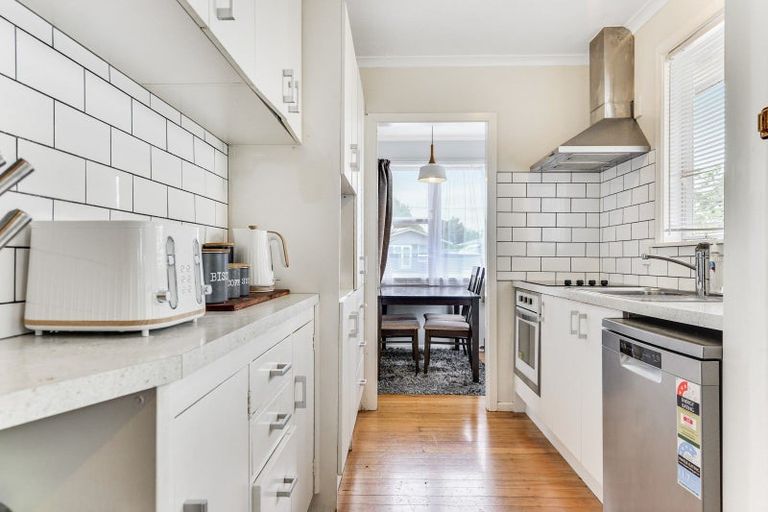 Photo of property in 9 English Street, St Andrews, Hamilton, 3200