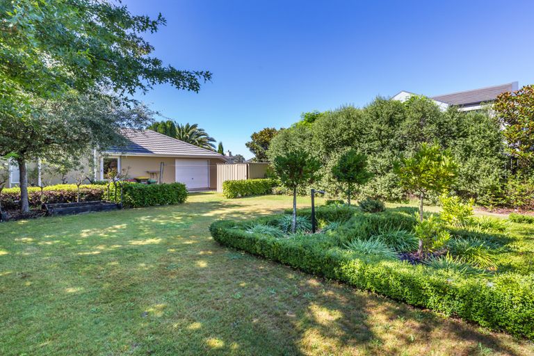 Photo of property in 6 Leabridge Mews, Harewood, Christchurch, 8051