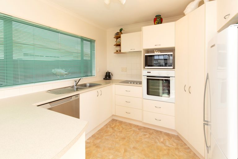 Photo of property in 87a Elan Place, Stanmore Bay, Whangaparaoa, 0932