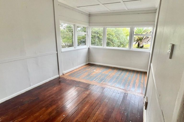 Photo of property in 61 Rua Road, Glen Eden, Auckland, 0602