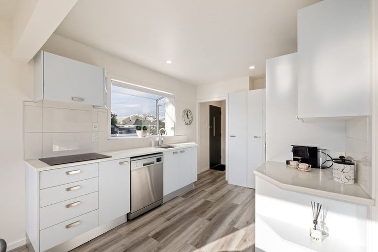 Photo of property in 33 Stoneyhurst Street, St Albans, Christchurch, 8014