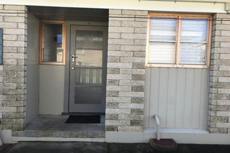 Photo of property in 5/4 Ashby Place, Pukekohe, 2120
