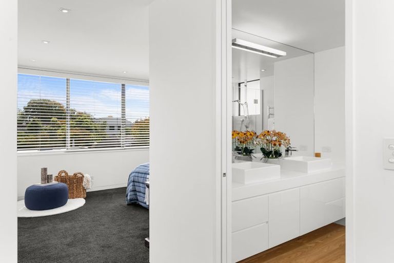 Photo of property in 129 Puriri Street, Riccarton, Christchurch, 8041