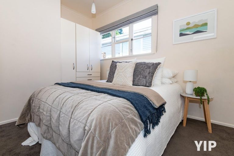 Photo of property in 19 Black Rock Road, Newlands, Wellington, 6037