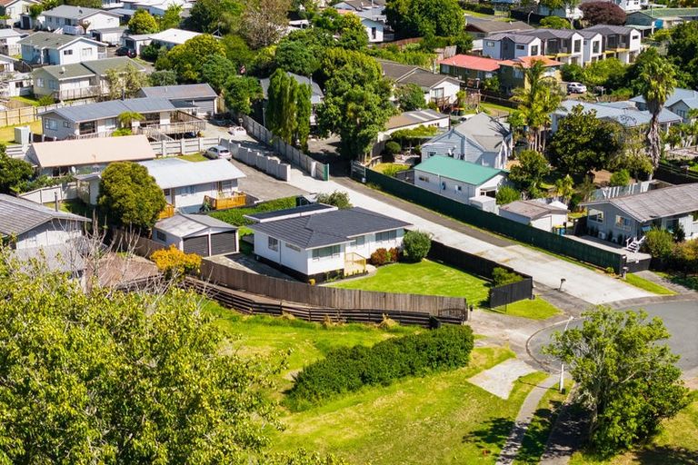 Photo of property in 8 Camphora Place, Ranui, Auckland, 0612