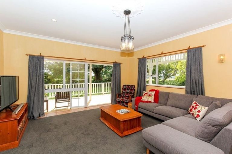 Photo of property in 298 Mountain Road, Lepperton, New Plymouth, 4373