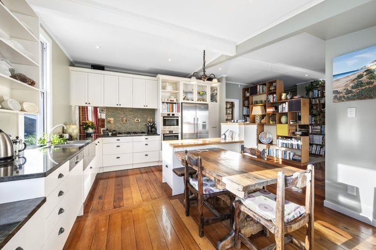 Photo of property in 9 Boundary Road, Kelburn, Wellington, 6012