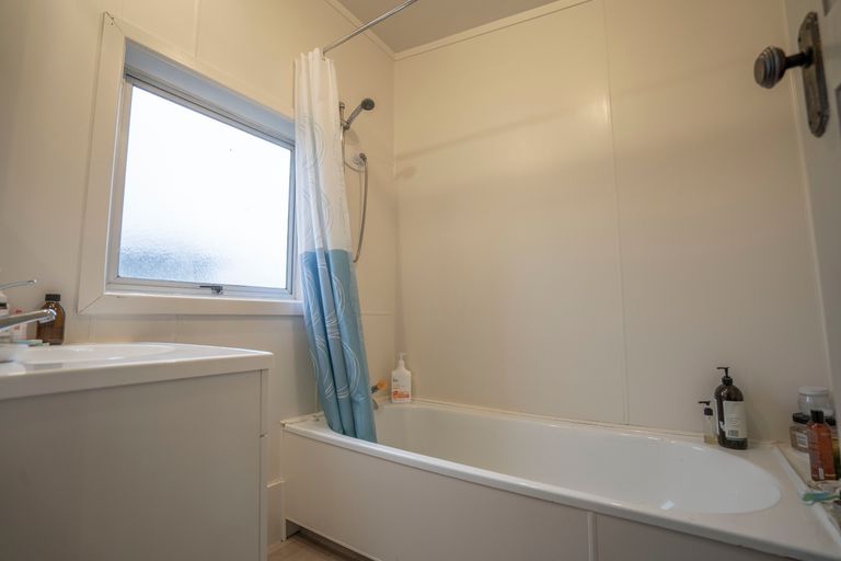 Photo of property in 128 Avon Road, Clifton, Invercargill, 9812