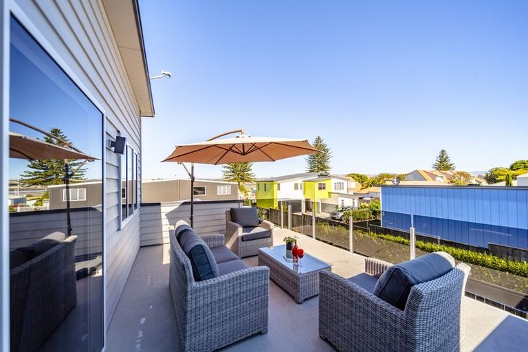 Photo of property in 168 Charles Street, Westshore, Napier, 4110