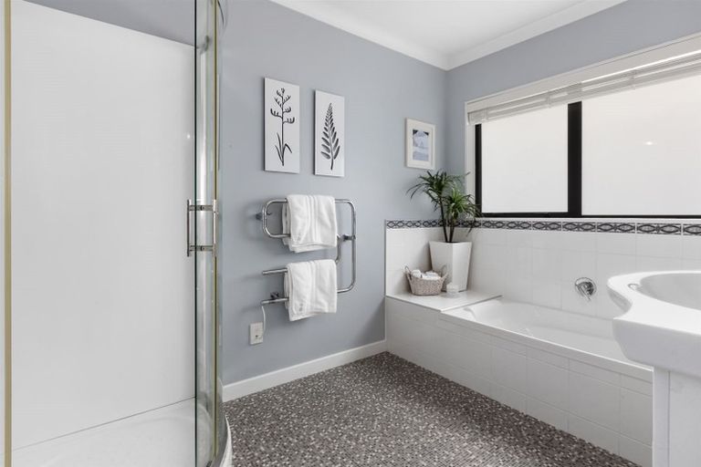 Photo of property in 5 Kahurangi Heights, Aotea, Porirua, 5024