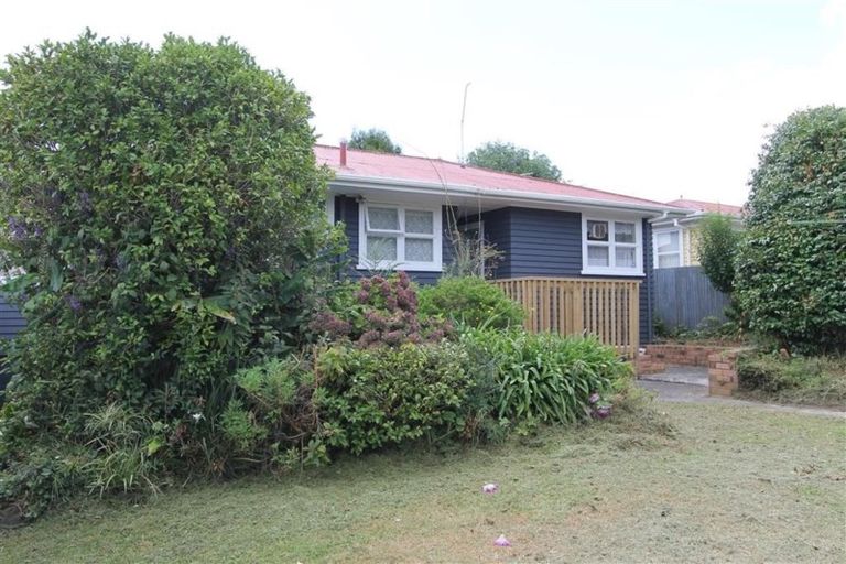 Photo of property in 12 Mawney Road, Henderson, Auckland, 0610