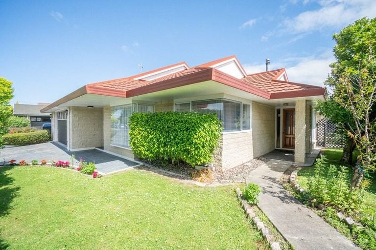 Photo of property in 120 John F Kennedy Drive, Milson, Palmerston North, 4414