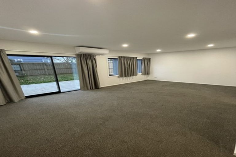 Photo of property in 70b Arimu Road, Papakura, 2110
