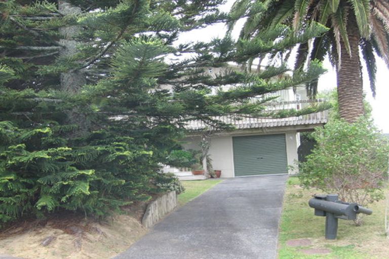 Photo of property in 12 Brunton Place, Glenfield, Auckland, 0629