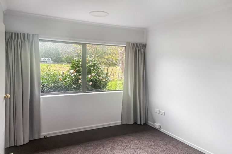 Photo of property in 150 Upper Fitzherbert Road, Wainuiomata, Lower Hutt, 5373