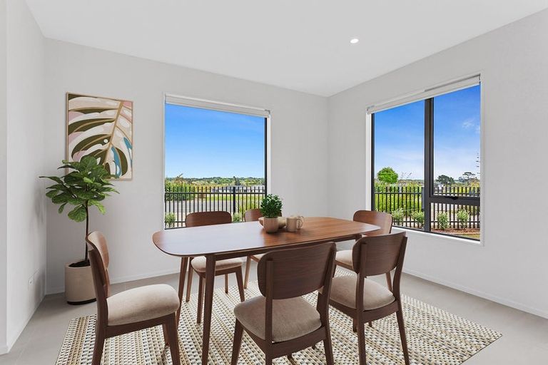 Photo of property in 39 Parkmore Drive, Rosehill, Papakura, 2113