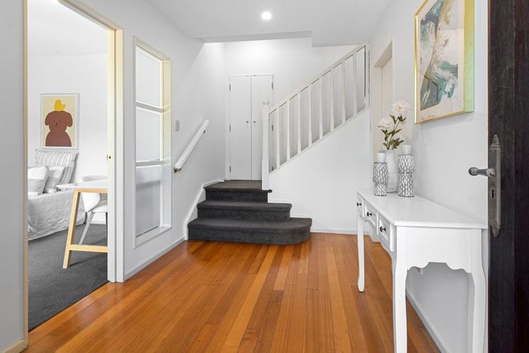 Photo of property in 2c Braemar Road, Rothesay Bay, Auckland, 0630