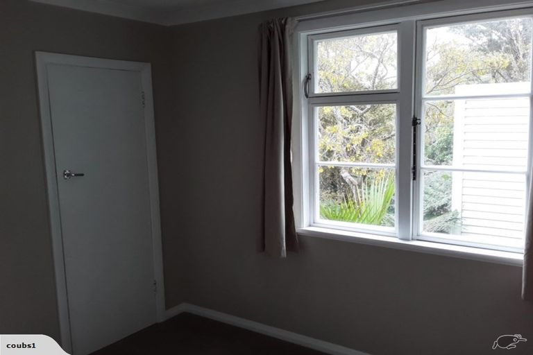 Photo of property in 79 Maungaraki Road, Korokoro, Lower Hutt, 5012