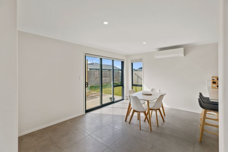 Photo of property in 14 Saint Michael Crescent, One Tree Point, 0118