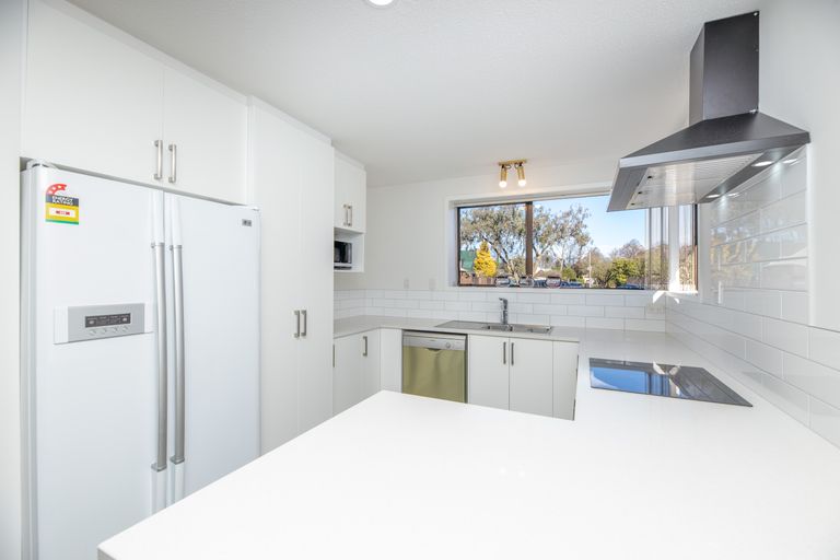 Photo of property in 28 Rubens Place, Burnside, Christchurch, 8053