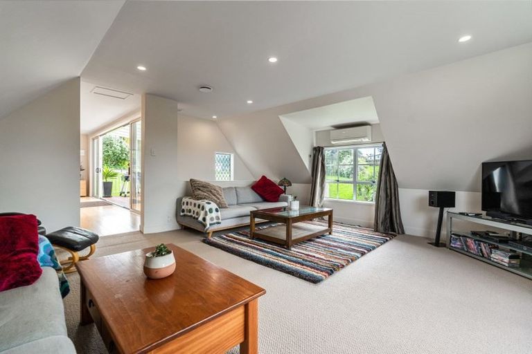 Photo of property in 23 Hanlon Crescent, Narrow Neck, Auckland, 0624