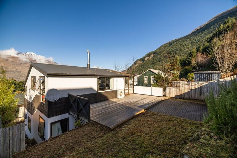 Photo of property in 9b Dart Place, Fernhill, Queenstown, 9300