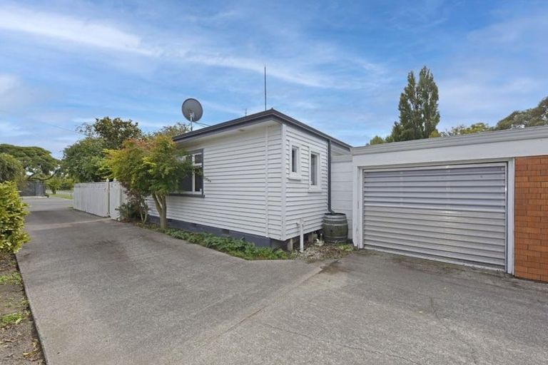 Photo of property in 1/42 Nortons Road, Avonhead, Christchurch, 8042
