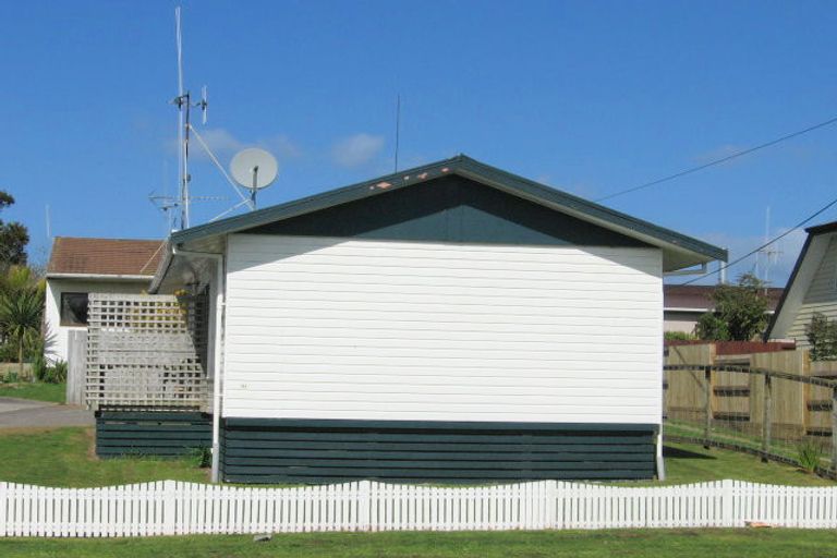 Photo of property in 82a Simpson Road, Papamoa Beach, Papamoa, 3118