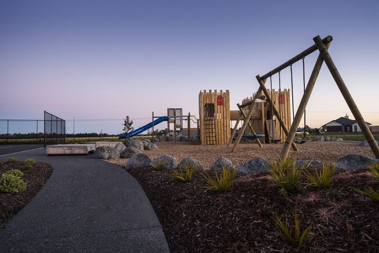 Photo of property in 106 Kingsdowne Drive, West Melton, 7618