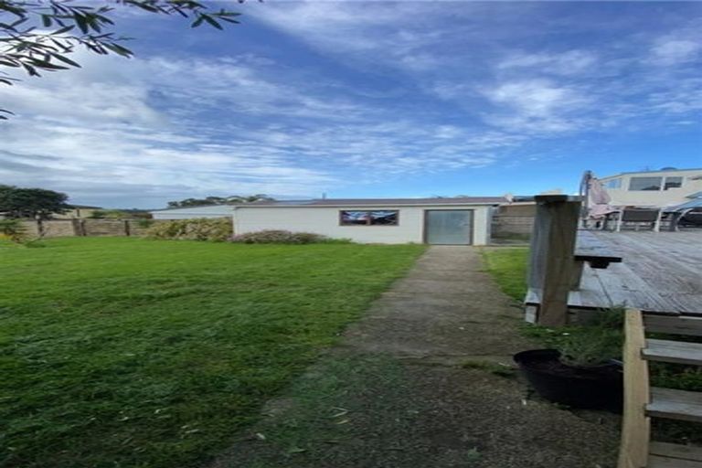 Photo of property in 48 Shakespear Road, Army Bay, Whangaparaoa, 0930