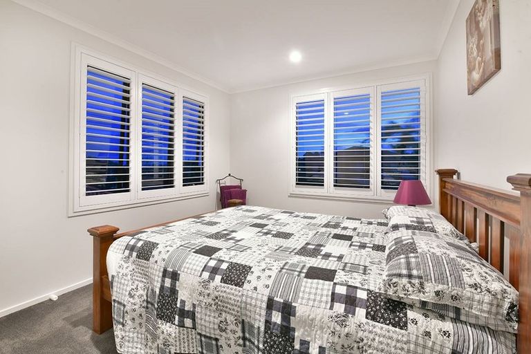 Photo of property in 6 Coral Court, Gulf Harbour, Whangaparaoa, 0930
