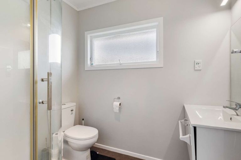 Photo of property in 20 Grove Road, Papakura, 2110