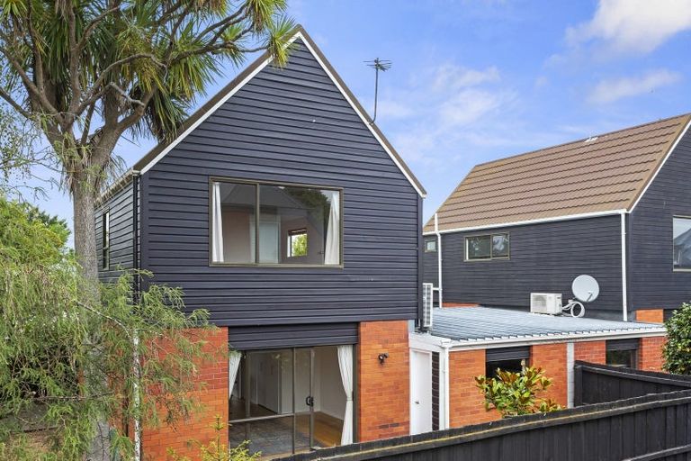 Photo of property in 2a Coles Place, St Albans, Christchurch, 8014