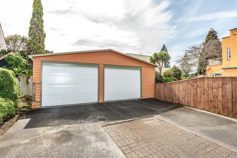 Photo of property in 2 Kent Road, Saint Johns Hill, Whanganui, 4501