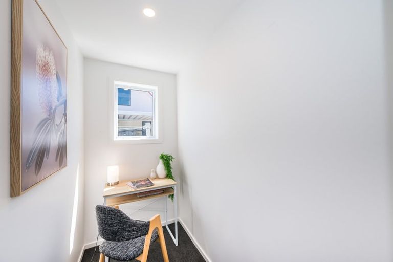 Photo of property in 35 Moana Road, Paraparaumu, 5032