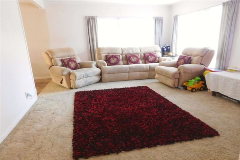 Photo of property in 2/42 Borich Road, Sunnyvale, Auckland, 0612