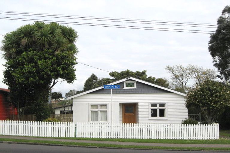 Photo of property in 63 Omata Road, Marfell, New Plymouth, 4310