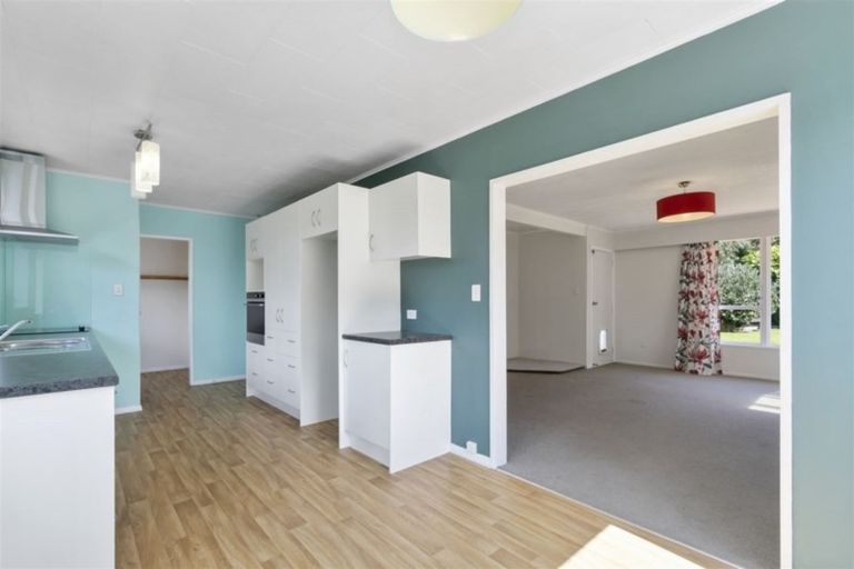 Photo of property in 18 Kumeroa Grove, Wainuiomata, Lower Hutt, 5014