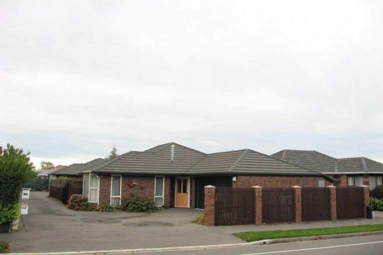 Photo of property in 2/128 Yaldhurst Road, Sockburn, Christchurch, 8042