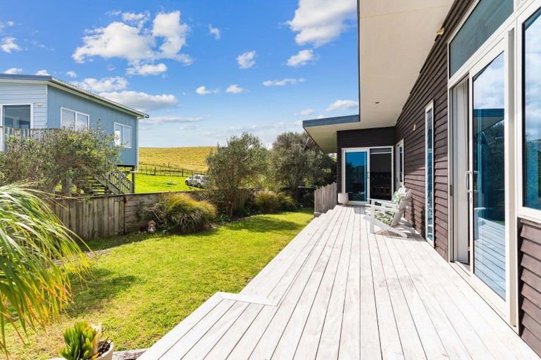 Photo of property in 26 Sunset Drive, Baylys Beach, Dargaville, 0377