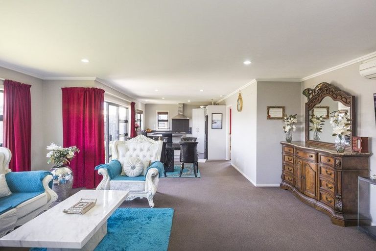 Photo of property in 1 Angelina Way, Kelvin Grove, Palmerston North, 4414