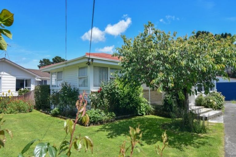 Photo of property in 12 Taverner Street, Carterton, 5713