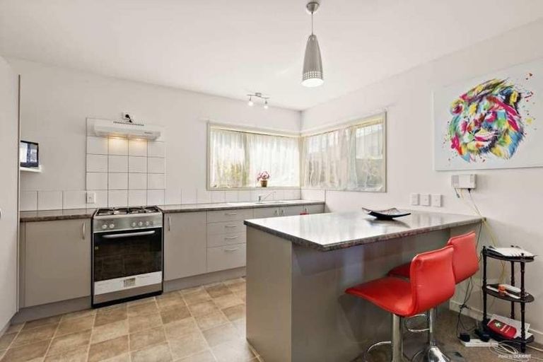 Photo of property in 6 Clarrie Wills Way, Otara, Auckland, 2025