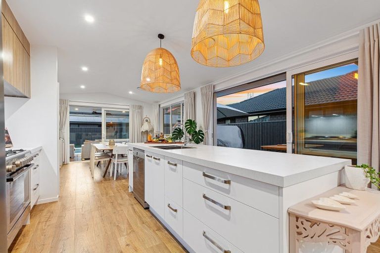 Photo of property in 2 Glenvale Place, Pyes Pa, Tauranga, 3112